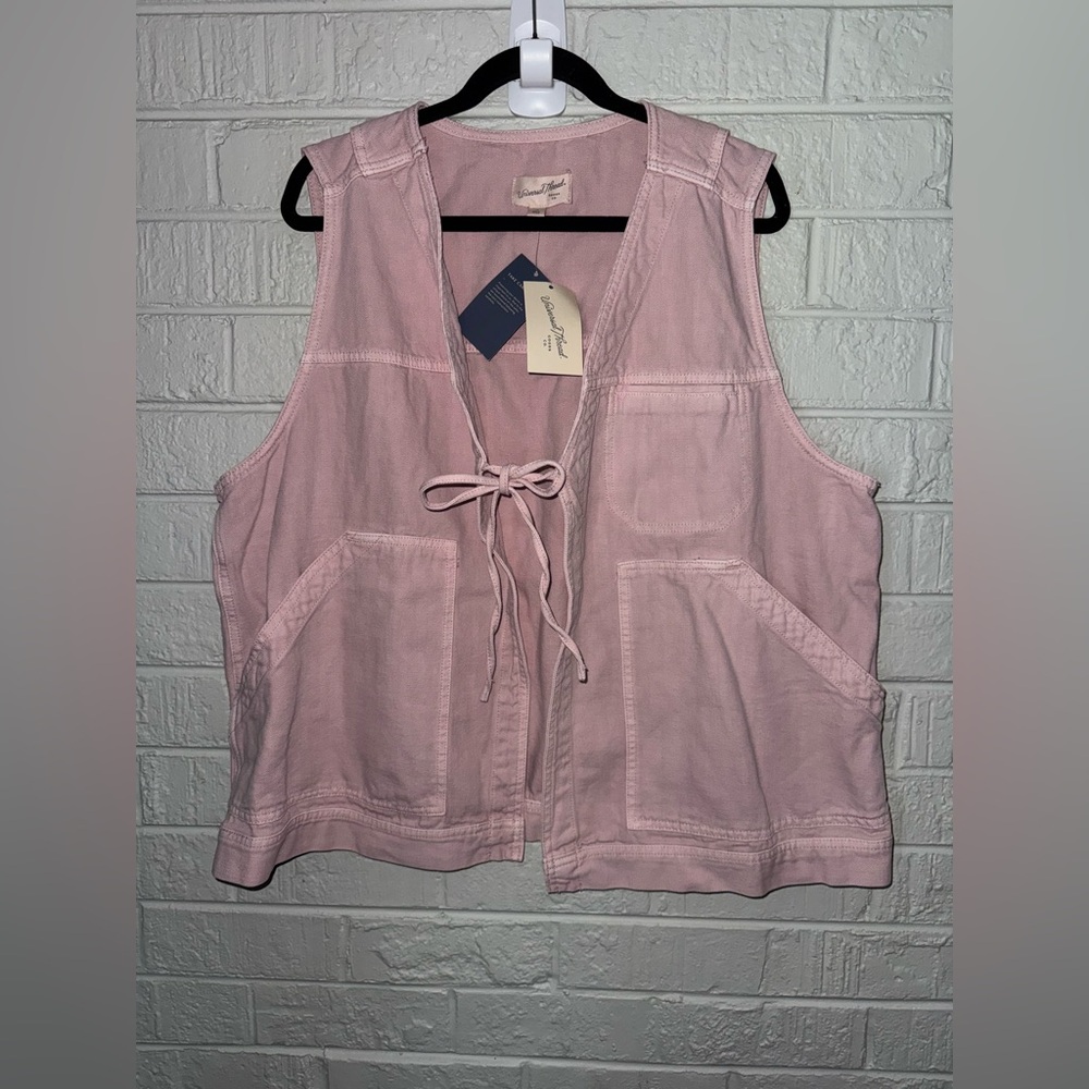 Universal Thread Pink Vest